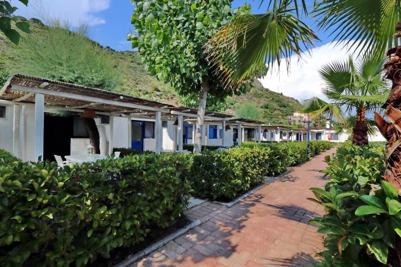 Le Palme Village แตร์ราชินา ภายนอก รูปภาพ